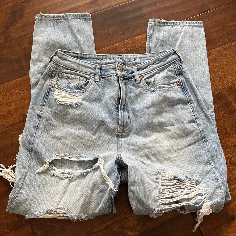 American Eagle Highest Rise Mom Jeans Light Blue Distressed Ripped Women‎ 8 long - Picture 2 of 14